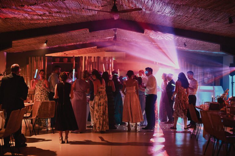 Algarve wedidng party in Arvad photographed by Algarve wedding photographers Maria & Sandy