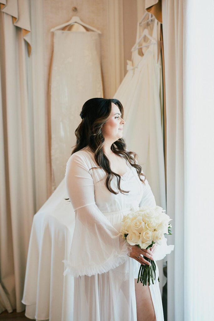 Beautiful bride in Solar do Paco photographed by Algarve wedding photographer Maria & Sandy