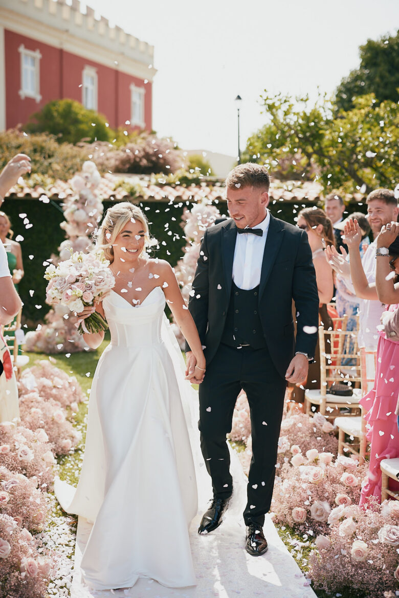 Algarve wedding ceremony in Solar do Paco photographed by Algarve wedding photographers and videographers Maria & Sandy
