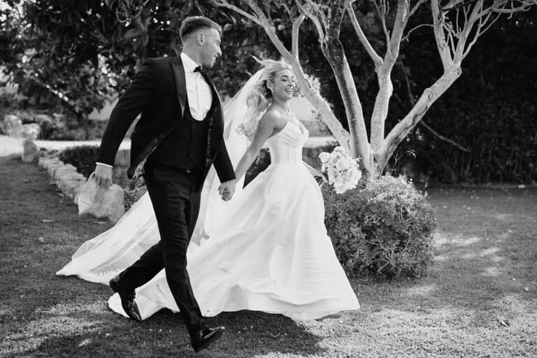 Wedding couple in Algarve wedding venue Solar do Paco photographed by the best Algarve wedidng photographer Maria & Sandy