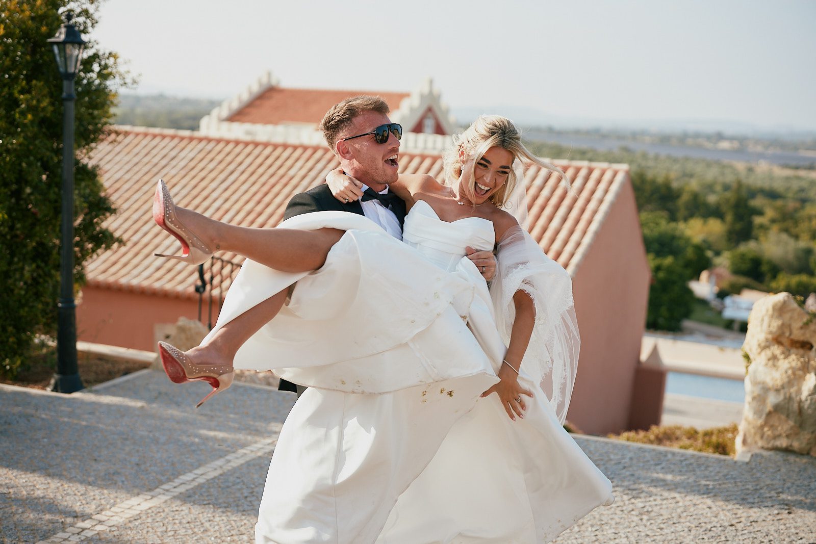 Algarve wedding couple pictured in Solar do Paco by Algarve wedding photographers Maria & Sandy