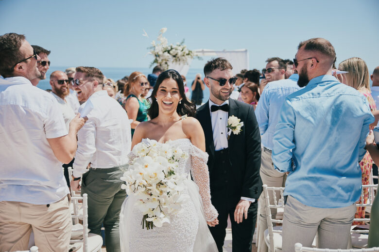 Algarve wedding ceremony in Senhora da Rocha photographed by Algarve photographer Maria & Sandy